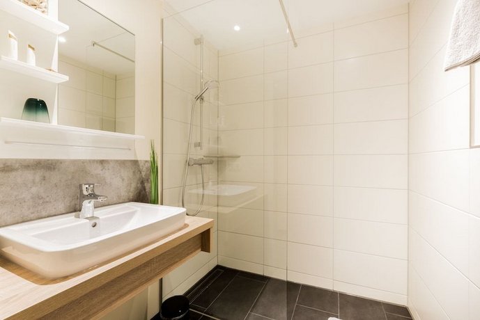 Deutsches Haus Emden Compare Deals