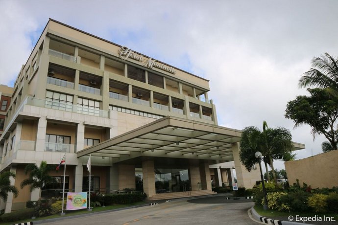 Hotel Monticello, Tagaytay - Compare Deals