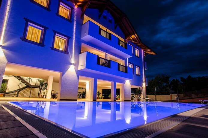 Garni Hotel Peterlinhof Kaltern Compare Deals