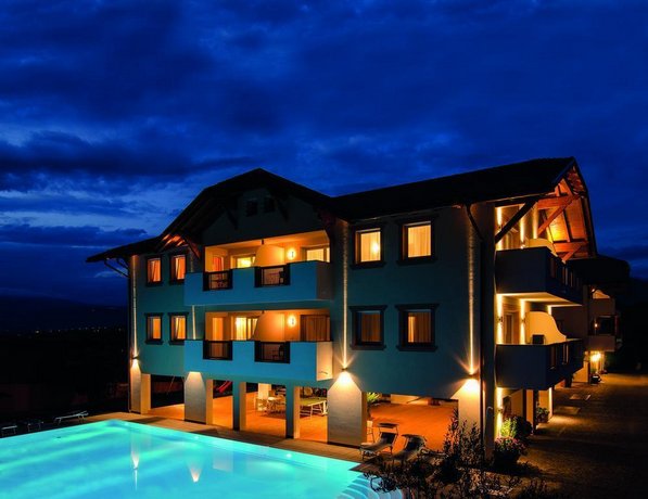 Garni Hotel Peterlinhof Kaltern Compare Deals