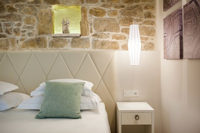 Balatura The Fine Bed&Breakfast Split (ex. Balatura Split Luxury Rooms)