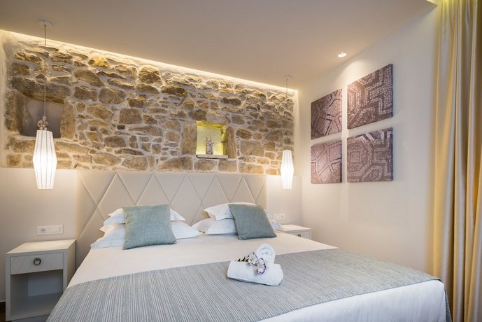 Balatura The Fine Bed&Breakfast Split (ex. Balatura Split Luxury Rooms)