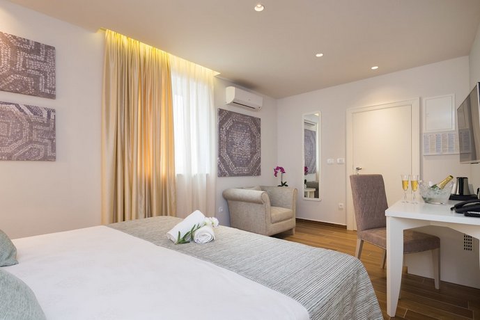 Balatura The Fine Bed&Breakfast Split (ex. Balatura Split Luxury Rooms)