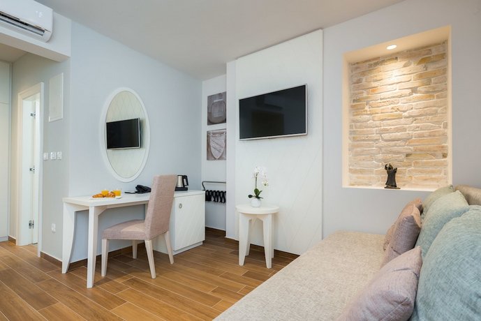 Balatura The Fine Bed&Breakfast Split (ex. Balatura Split Luxury Rooms)