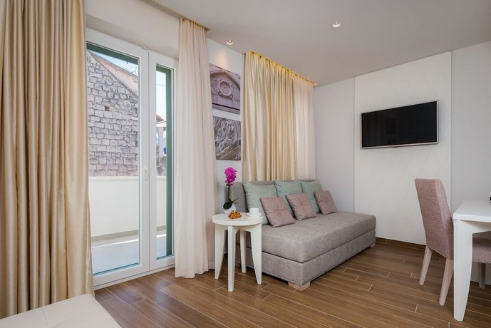 Balatura The Fine Bed&Breakfast Split (ex. Balatura Split Luxury Rooms)
