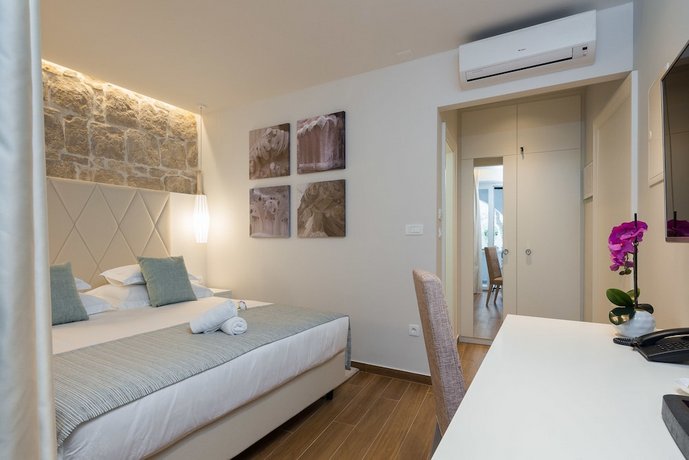 Balatura The Fine Bed&Breakfast Split (ex. Balatura Split Luxury Rooms)