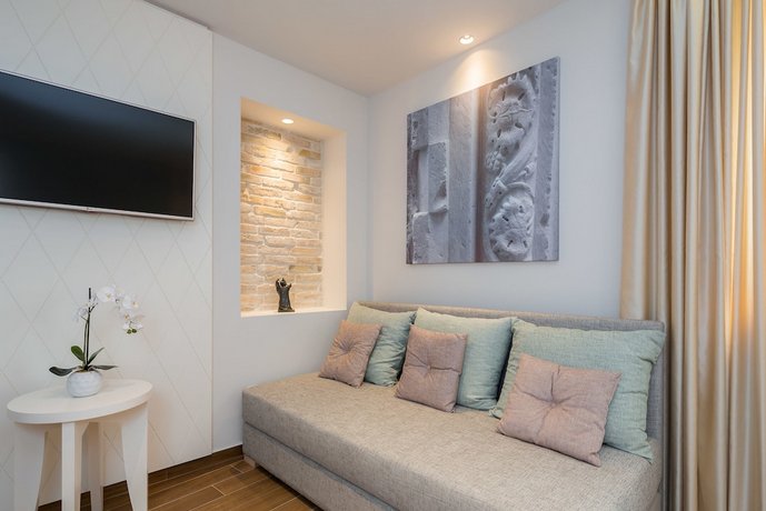 Balatura The Fine Bed&Breakfast Split (ex. Balatura Split Luxury Rooms)