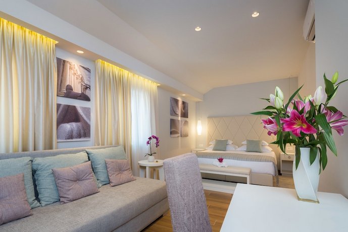 Balatura The Fine Bed&Breakfast Split (ex. Balatura Split Luxury Rooms)
