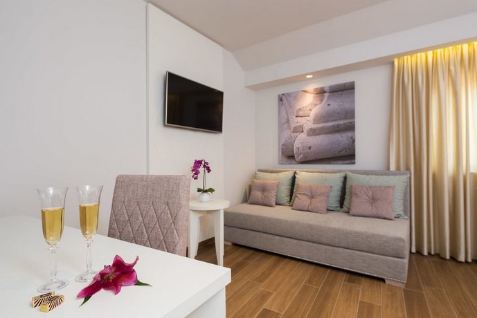 Balatura The Fine Bed&Breakfast Split (ex. Balatura Split Luxury Rooms)