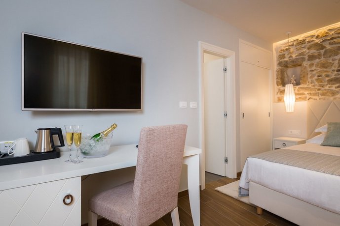 Balatura The Fine Bed&Breakfast Split (ex. Balatura Split Luxury Rooms)