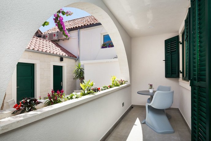 Balatura The Fine Bed&Breakfast Split (ex. Balatura Split Luxury Rooms)