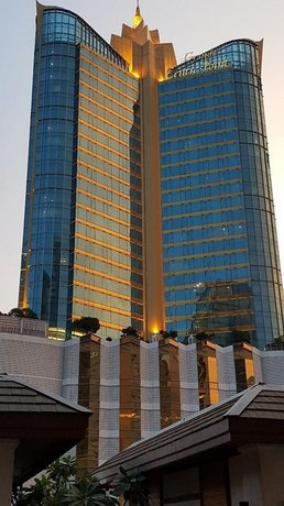 Serene Asoke Suites