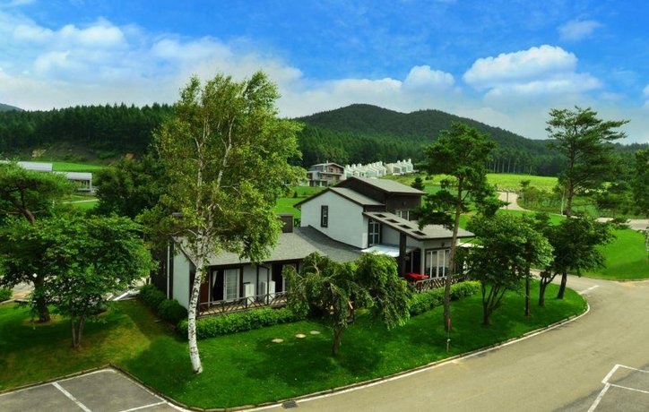 Daegwalnyeong Healing House Pension Jewangsan Mountain & Neunggyeongbong Peak South Korea thumbnail