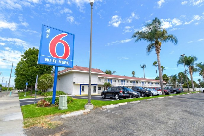 Motel 6 Costa Mesa