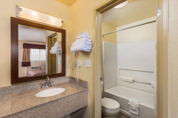 Key Inn & Suites