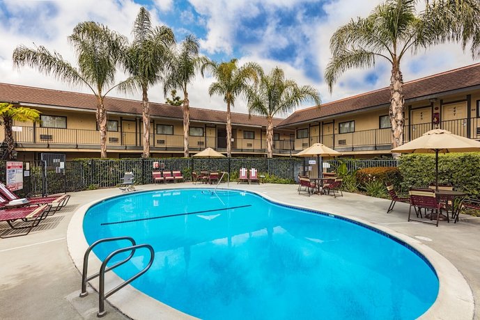 Key Inn & Suites
