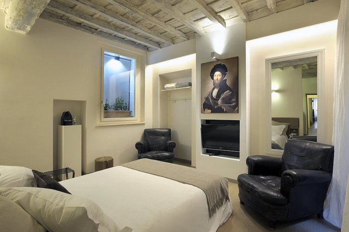 Raffaello Charmsuite