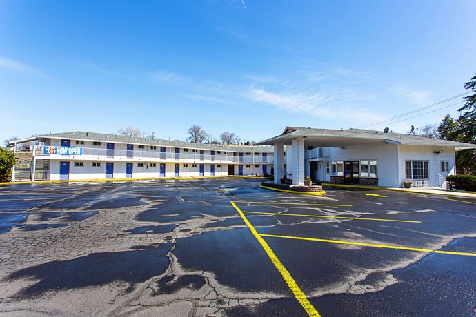 Motel 6 Pendleton OR - West