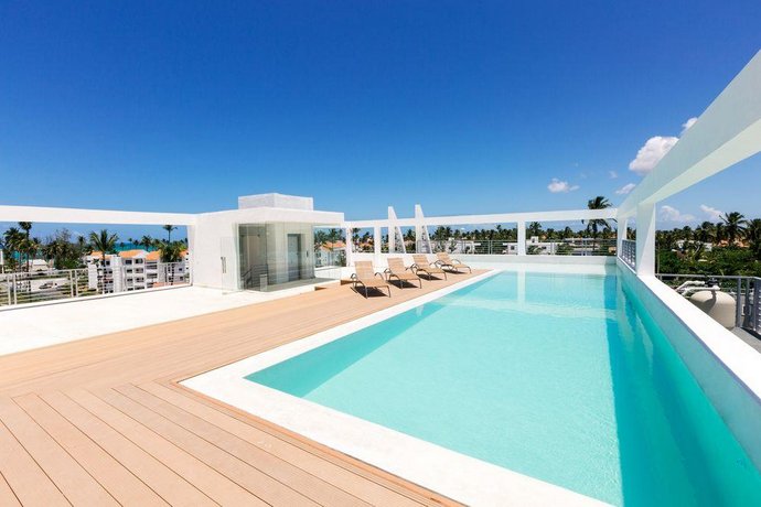 Ducassi Suites Beach Club & Spa Rooftop Pool