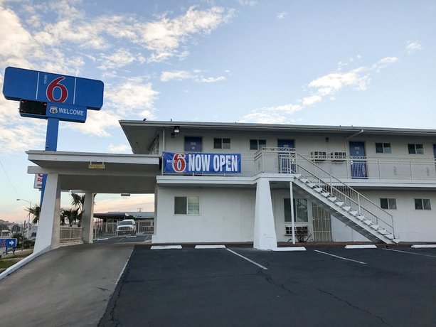 Motel 6 Barstow CA - Route 66