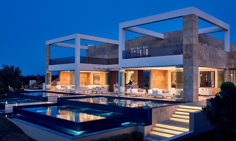 Pelagos Suites Hotel & Spa