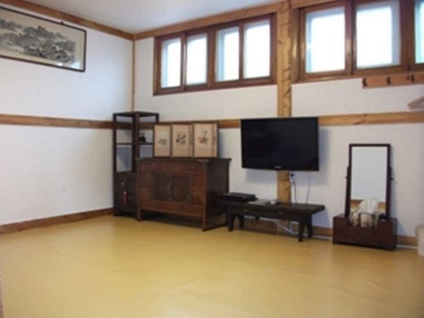 Sarangchae Hanok Guesthouse