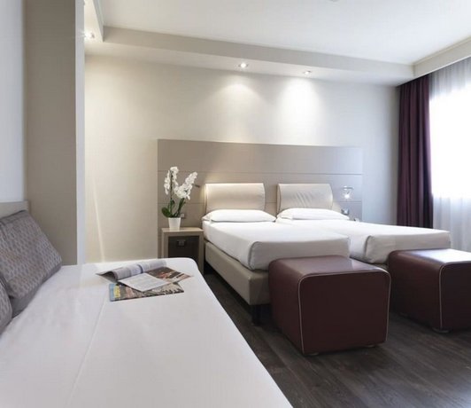 Smart Hotel Holiday