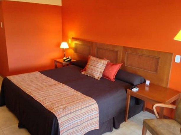 Hotel Raices Esturion