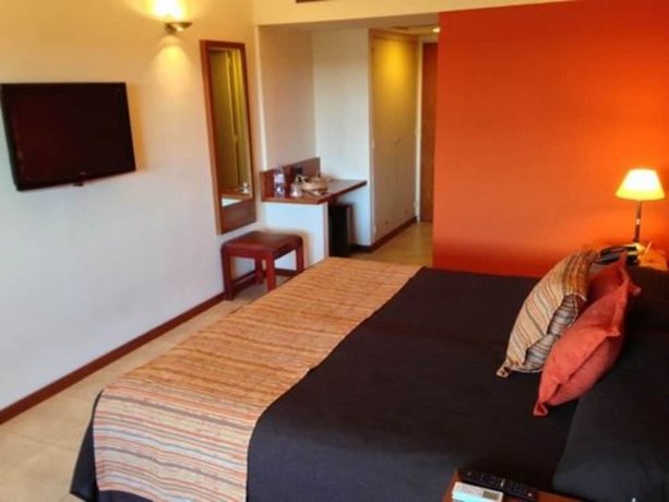 Hotel Raices Esturion