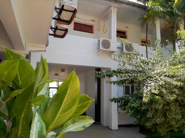 New SeaSide Inn Hikkaduwa