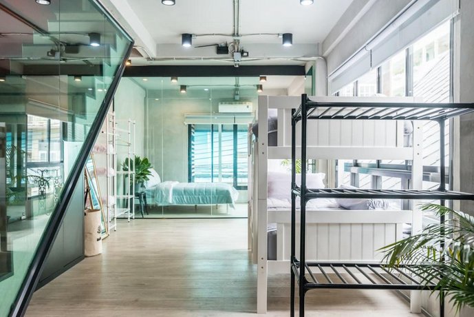 Light Loft at Victory Monument By Favstay