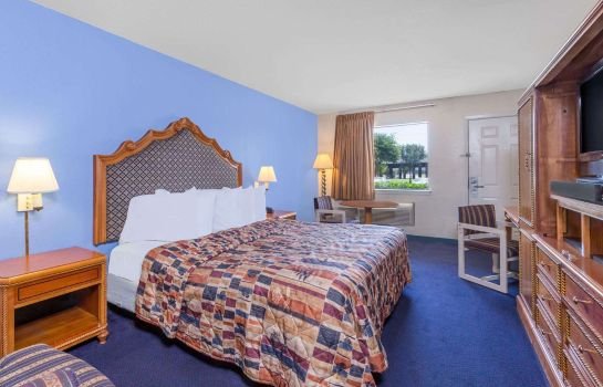 Days Inn by Wyndham San Antonio