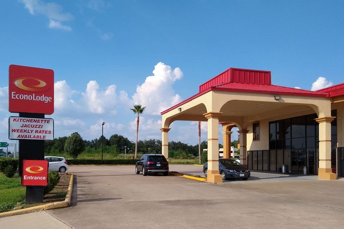 Econo Lodge Inn & Suites West - Energy Corridor