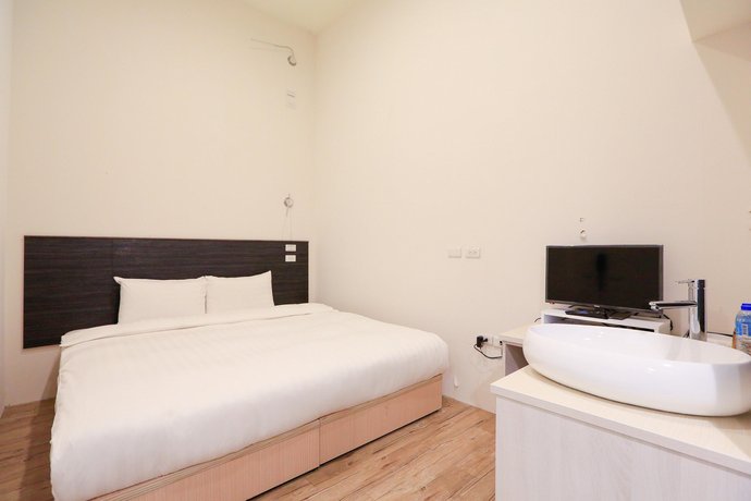 Place X Hotel