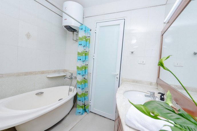 Donia's Green Cozy 3br City Center Condo @ba Dinh District