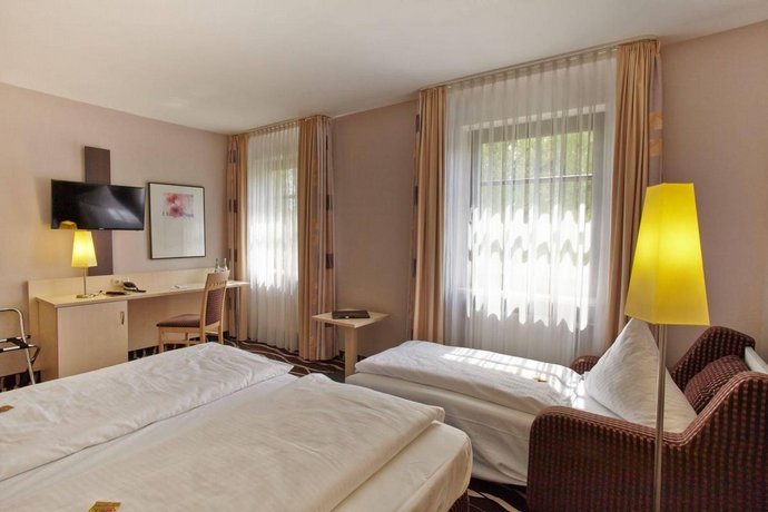 Hotel Demas Garni Unterhaching Compare Deals - 