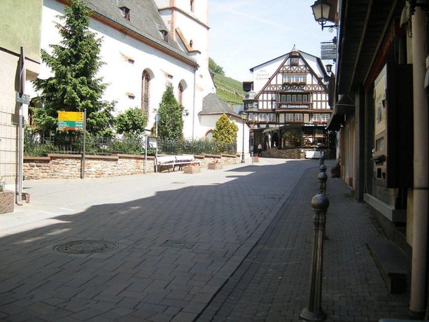 Altes Haus Rudesheim Am Rhein Compare Deals