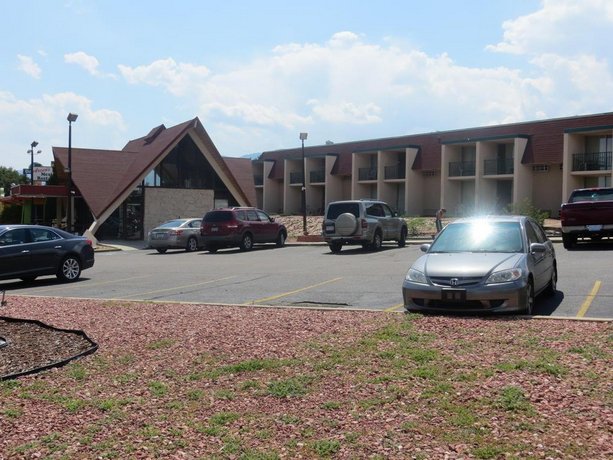 Days Inn By Wyndham Colorado Springs Garden Of The Gods Compare