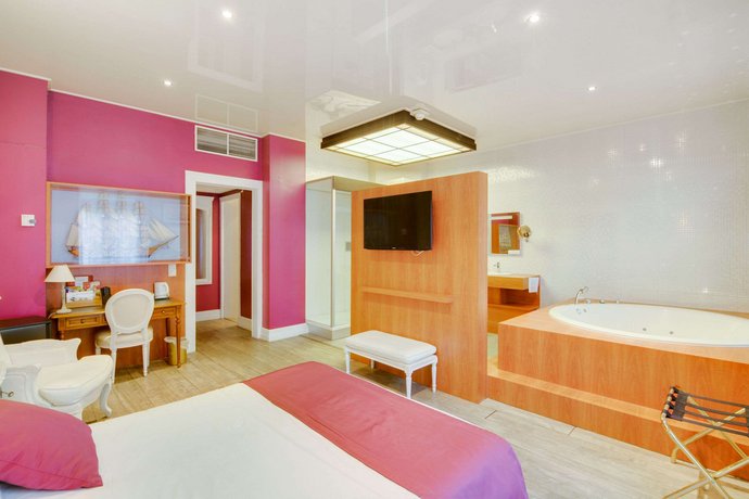 Brit Hotel Privilege Le Royal - Centre Gare