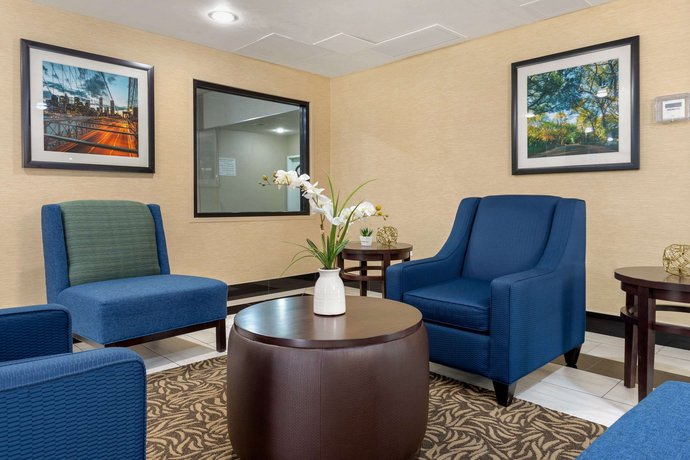 Comfort Inn & Suites Jamaica New York City