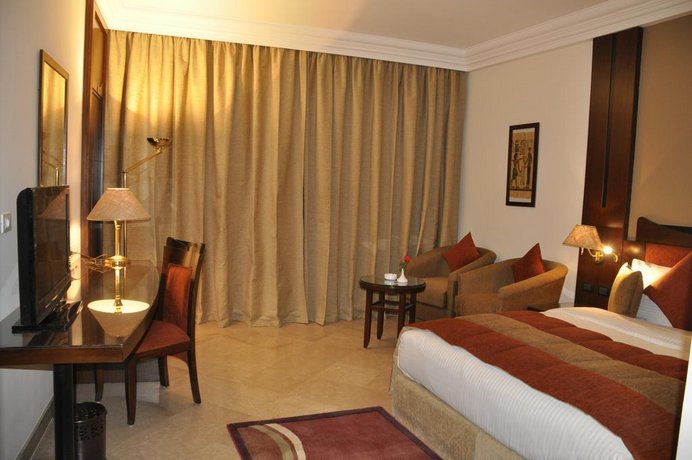 Aracan Eatabe Luxor Hotel