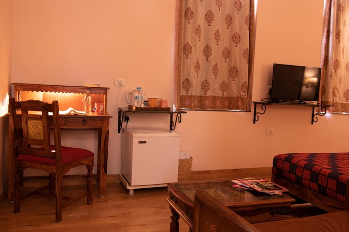 Hotel Arya Niwas