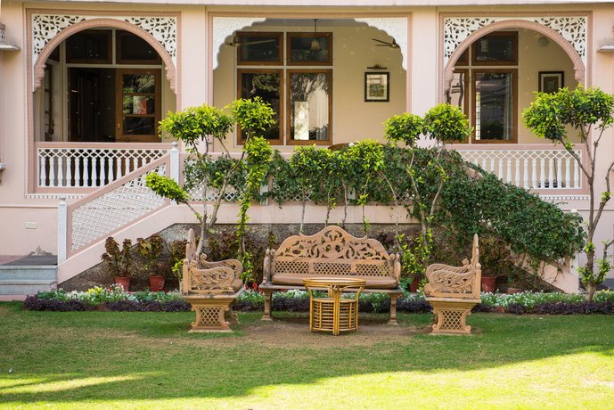 Hotel Arya Niwas