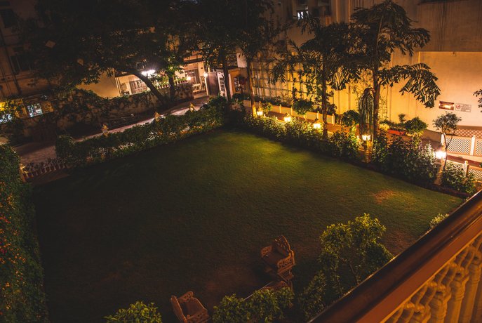 Hotel Arya Niwas
