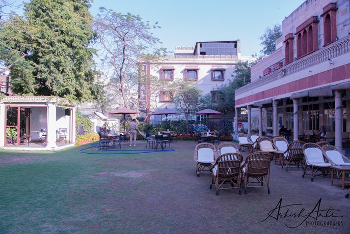 Hotel Arya Niwas