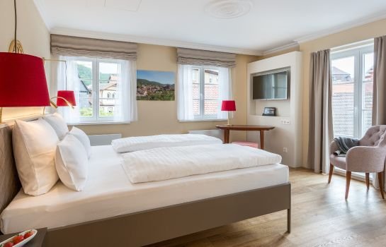 EMICH'S Hotel