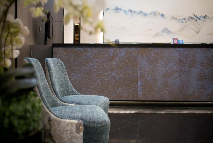 V Hotel Lavender