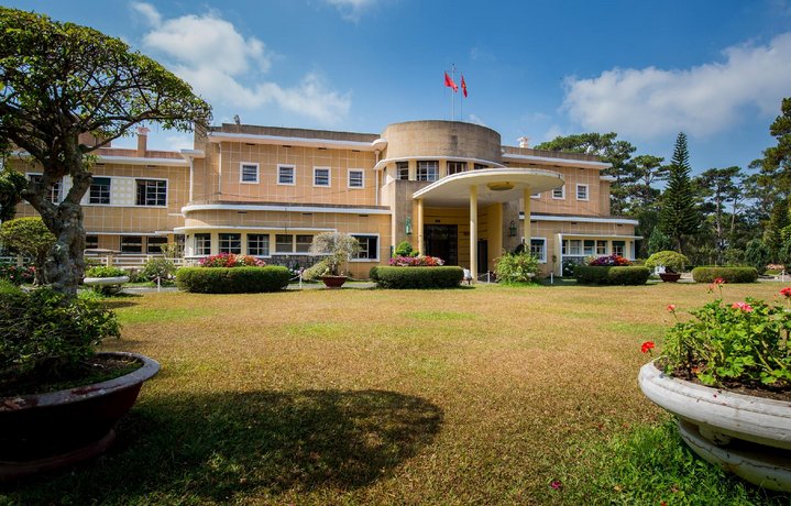 Y Lan Hotel