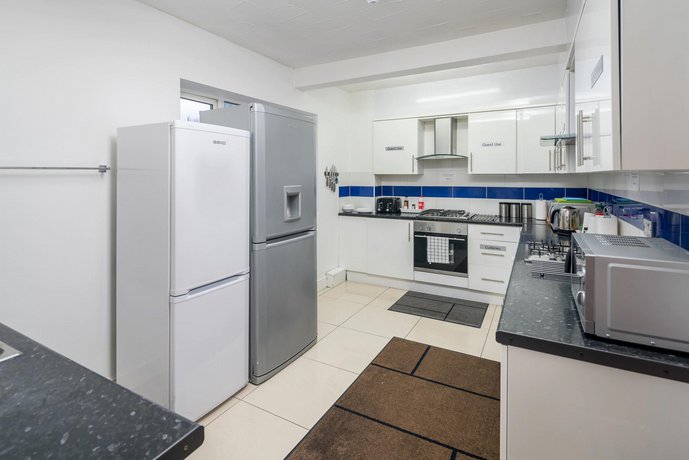 Flexistay Aparthotel Sutton
