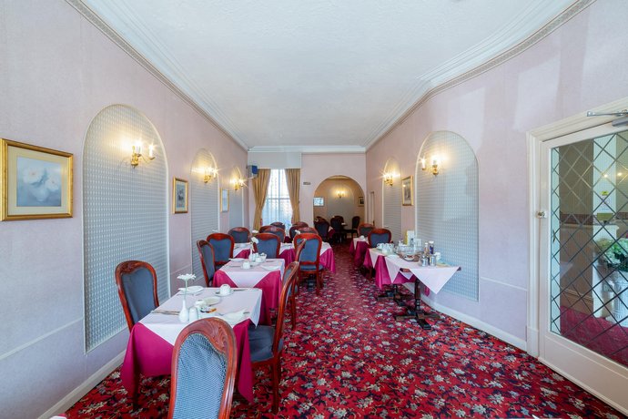 OYO Holmsdale Hotel